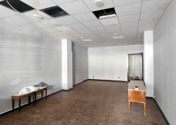 WhatsApp Image 2026-02-06 at 18.48.07 (3).jpeg - Magazzino Via Antonio Gramsci 59, Gravina di Catania - foto 14