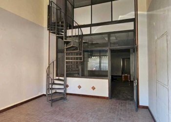 WhatsApp Image 2026-02-06 at 18.48.07 (4).jpeg - Magazzino Via Antonio Gramsci 59, Gravina di Catania - foto 15