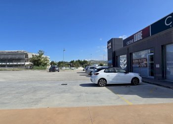 Shop Via Italia, Mosciano Sant'Angelo - photo 4