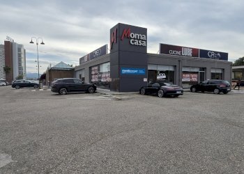 Shop Via Italia, Mosciano Sant'Angelo - photo 8