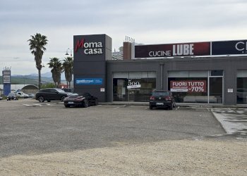 Shop Via Italia, Mosciano Sant'Angelo - photo 16