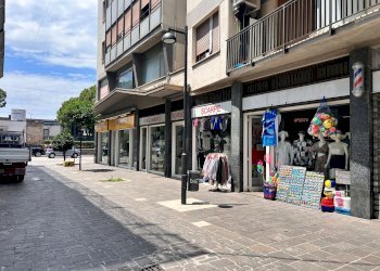 Negozio Via Piave, 5, Pescara - foto 10
