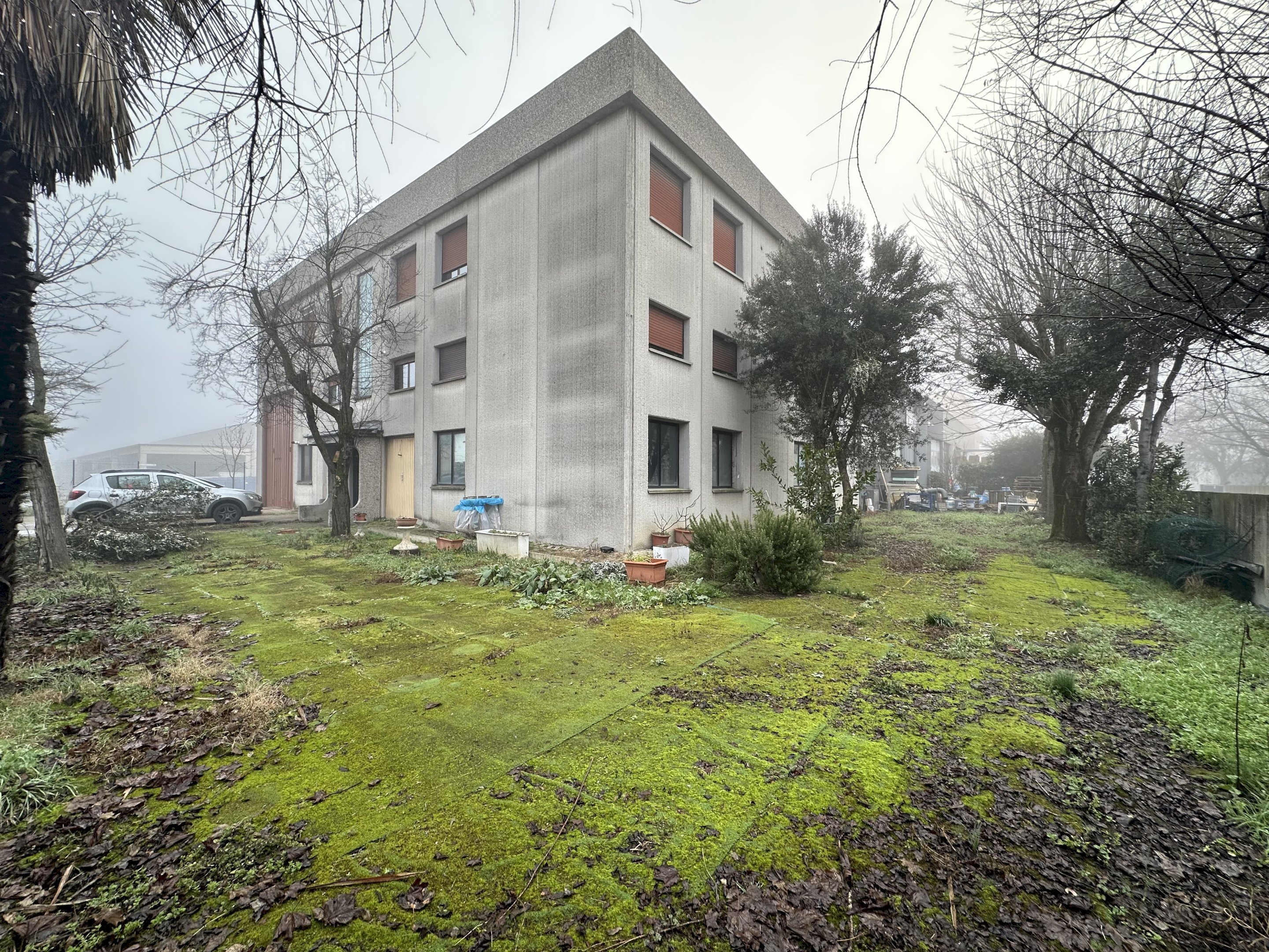 Corte interna - Capannone via Errico Malatesta, 19, Imola - foto 2