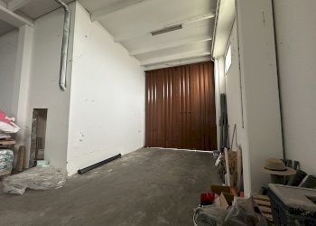 Ingresso capannone - Capannone via Errico Malatesta, 19, Imola - foto 7