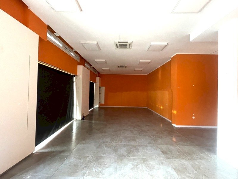 Negozio Via Genuzio Bentini 1, Bologna (zona Corticella) - foto 2