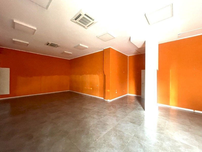 Negozio Via Genuzio Bentini 1, Bologna (zona Corticella) - foto 3