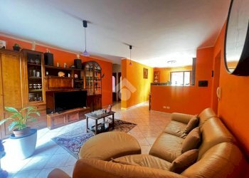 Four-room apartment Strada del Mondino, Castiglione Torinese - photo 8