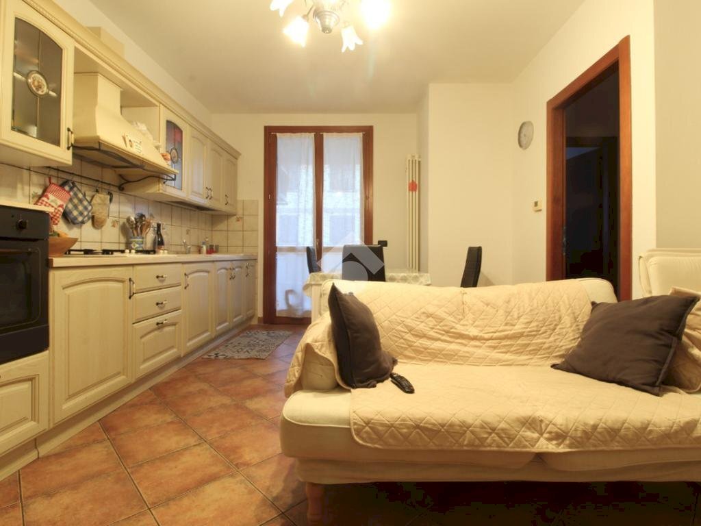 Three-room apartment Via luzi, Cadelbosco di Sopra - photo 3