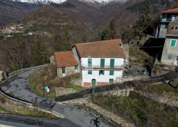 Appartamento Via Generale Achille Emanuelli, Molini di Triora - foto 2