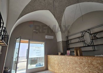 Stanza vuota - Locale Commerciale via leverano
 
13, Carmiano - foto 4