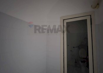 Stanza vuota - Locale Commerciale via leverano
 
13, Carmiano - foto 14