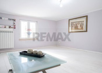 Soggiorno soppalco - Independent house Via Piave
 
56-58, Bari - photo 8