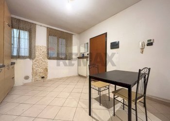 Sala da pranzo - Monolocale Via Marconi
 
14, Besano - foto 2