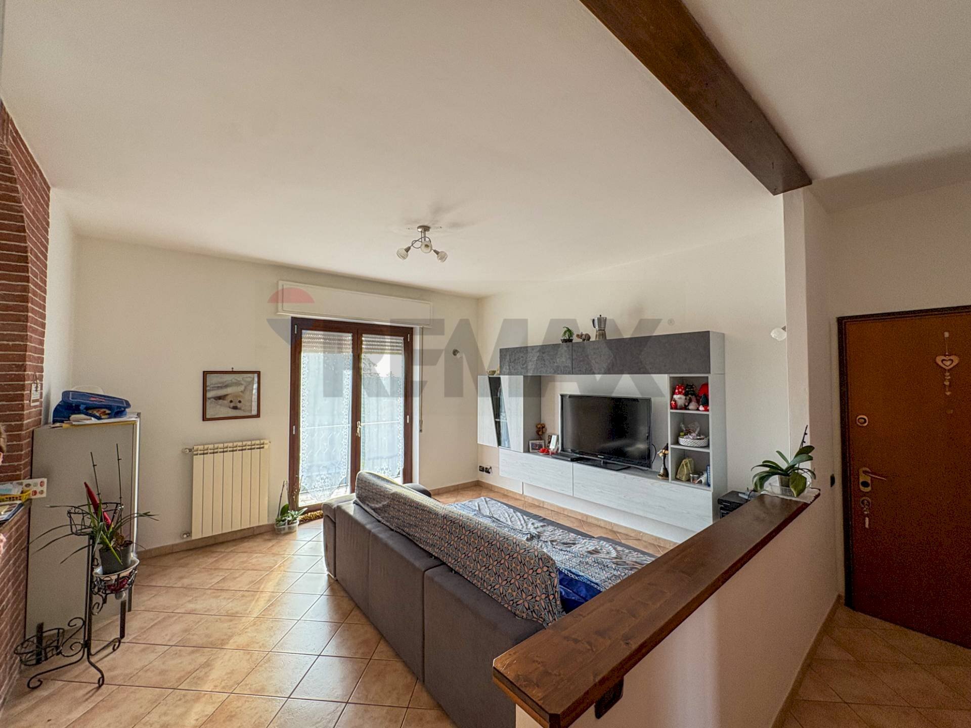 Soggiorno - Three-room apartment via Giuseppe Garibaldi
 
3, Saltrio - photo 2