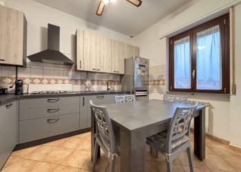 Cucina - Trilocale via Giuseppe Garibaldi
 
3, Saltrio - foto 6