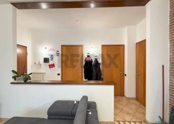 Soggiorno - Trilocale via Giuseppe Garibaldi
 
3, Saltrio - foto 7