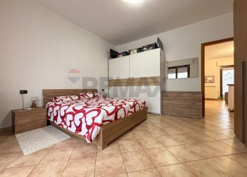 Camera / camera da letto - Trilocale via Giuseppe Garibaldi
 
3, Saltrio - foto 11