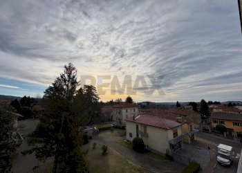 Edificio all\'aperto - Trilocale via Giuseppe Garibaldi
 
3, Saltrio - foto 17