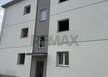 Edificio all\'aperto - Trilocale Via Monfalcone
 
9, Varese - foto 25