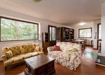 Sala da pranzo - Villa Via Francesco Baracca
 
140/a, Palermo - photo 2