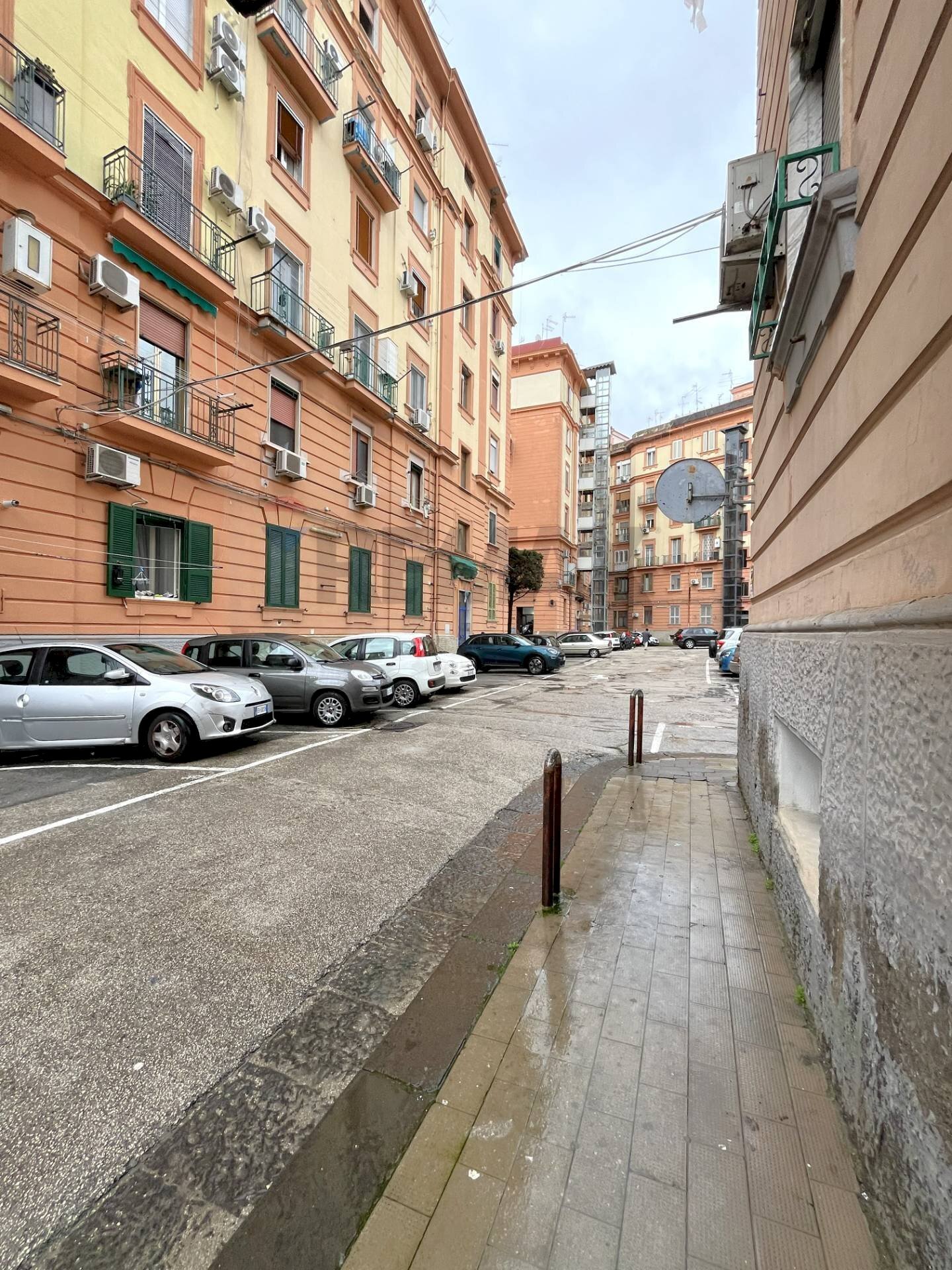 Edificio all\'aperto - Trilocale Via Nuova Poggioreale
 
21D, Napoli - foto 2