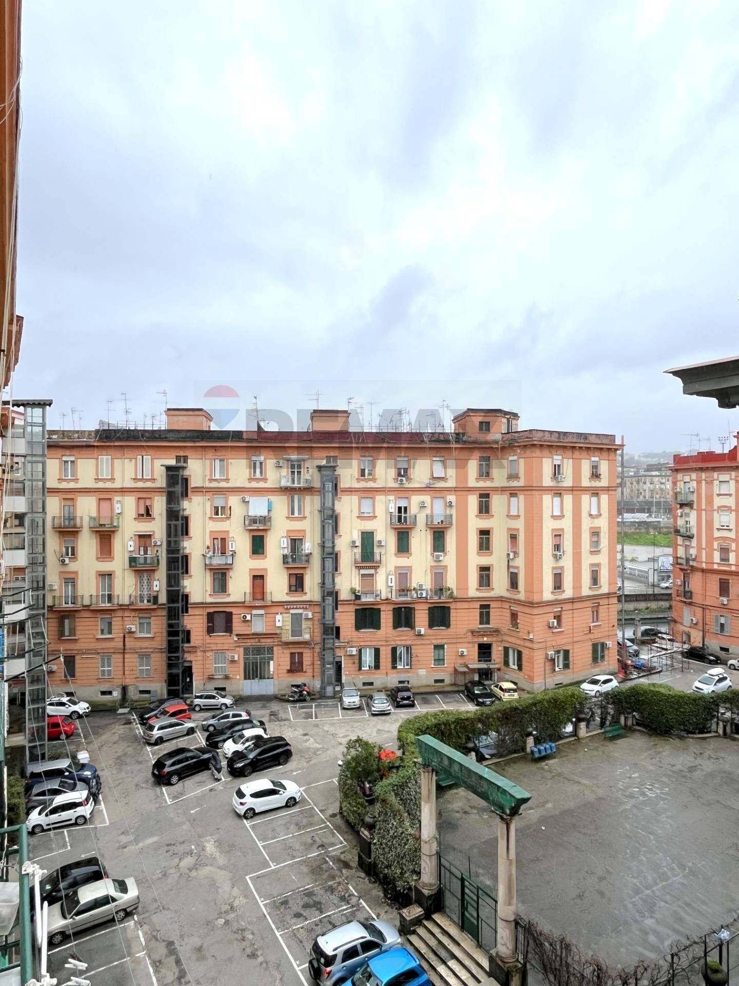 Edificio all\'aperto - Trilocale Via Nuova Poggioreale
 
21D, Napoli - foto 3