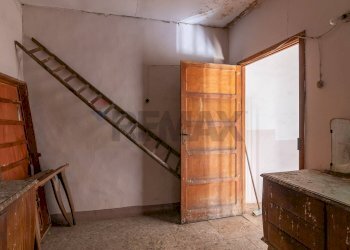 Scale - Independent house Murganzio
 
132, Lentini - photo 31