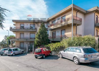 Edificio all\'aperto - Four-room apartment via matilde serao
 
4, Belpasso - photo 8