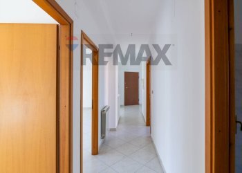 Hall / corridoio - Four-room apartment via matilde serao
 
4, Belpasso - photo 20