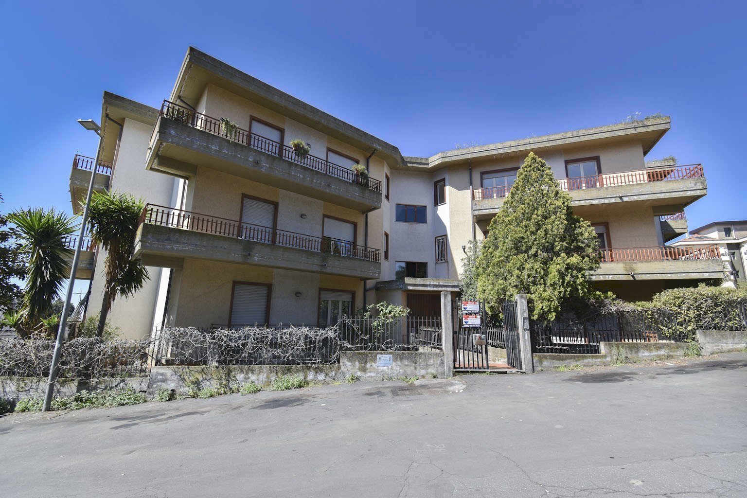 Edificio all\'aperto - Four-room apartment via matilde serao
 
4, Belpasso - photo 2