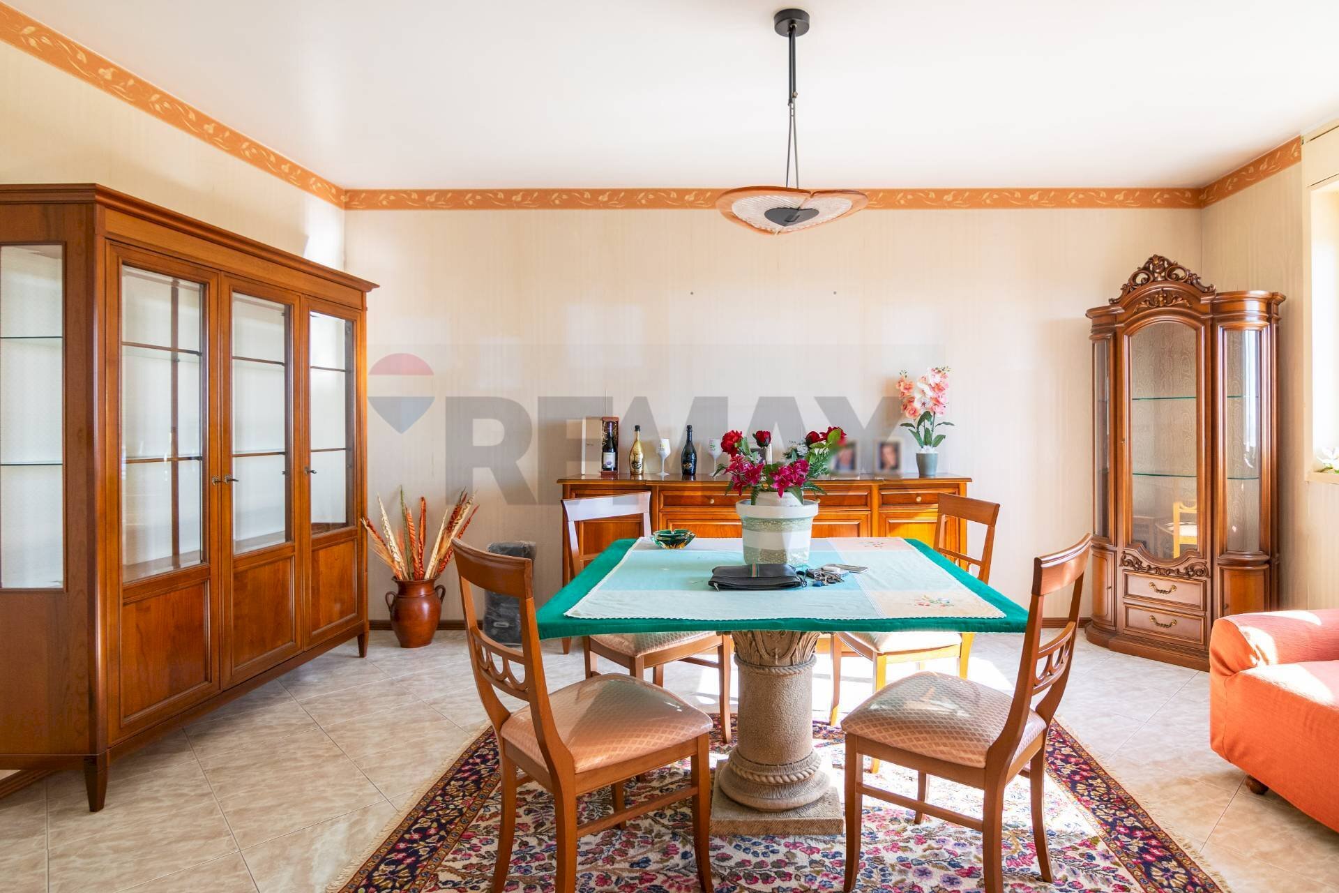 Sala da pranzo - Appartamento Viale Castagnola
 
11, Catania - foto 1