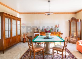 Sala da pranzo - Appartamento Viale Castagnola
 
11, Catania - foto 1