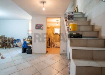 Scale - Casa semi indipendente Via celso
 
119, Caltagirone - foto 13