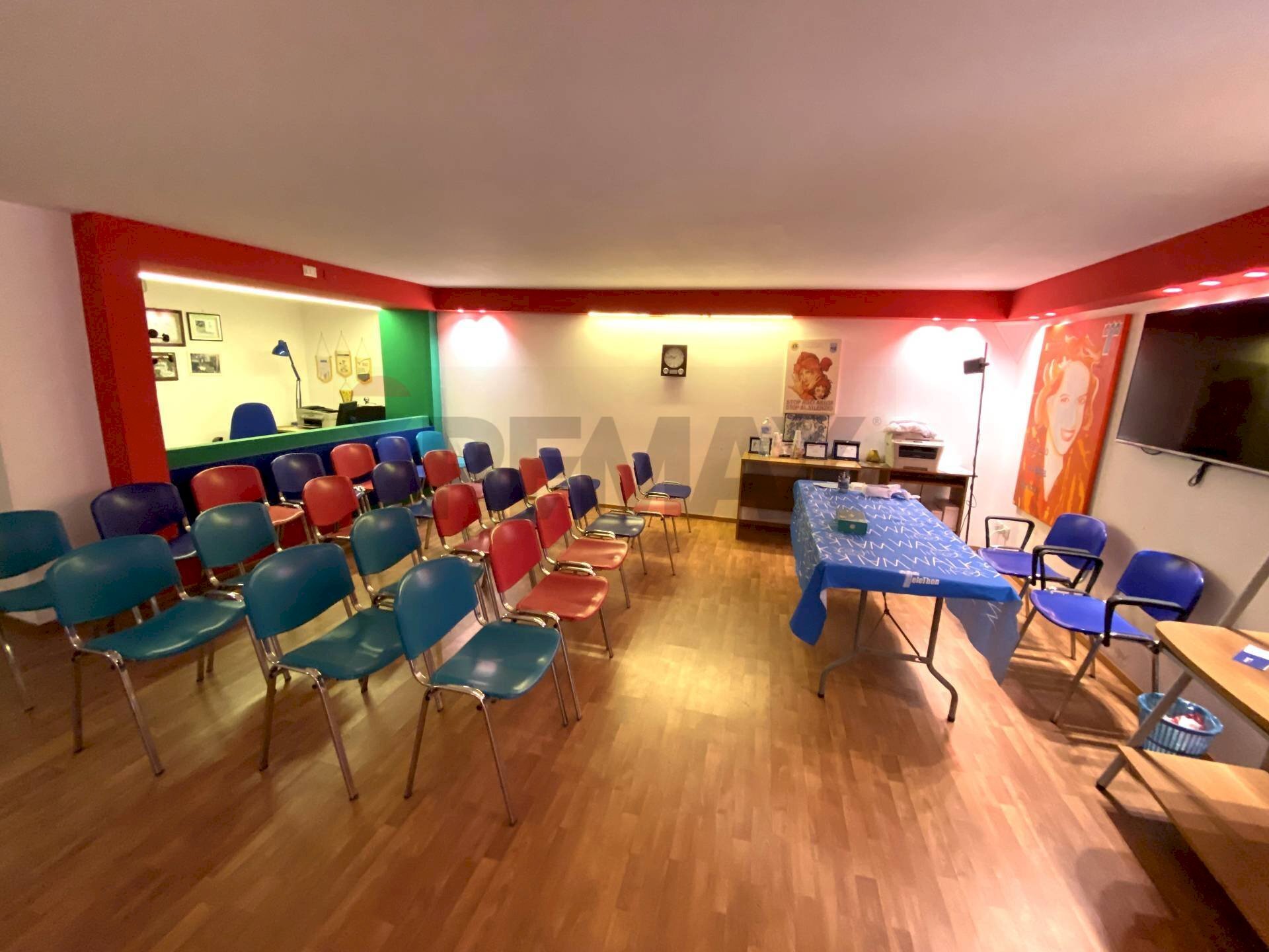 Sala da pranzo - Commercial Premises via Adua
 
31, Catania - photo 1