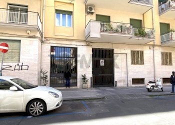 Edificio all\'aperto - Locale Commerciale via Adua
 
31, Catania - foto 2