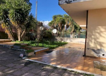 Edificio all\'aperto - Casa semi indipendente via leontini
 
48, Mascalucia - foto 7