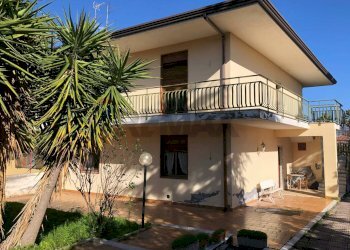 Casa all\'aperto - Casa semi indipendente via leontini
 
48, Mascalucia - foto 1