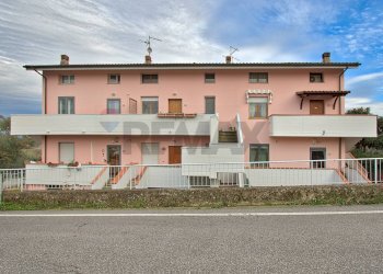Casa all\'aperto - Appartamento LOCALITA' POGGIOLA
 
25, Arezzo - foto 2