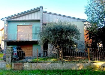 Casa all\'aperto - Villa VIA DELLA COSTITUZIONE
 
84, San Giovanni Valdarno - photo 4