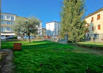 Giardino - Villa VIA DELLA COSTITUZIONE
 
84, San Giovanni Valdarno - photo 8