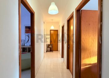 Hall / corridoio - Appartamento Via Sant'Antonino
 
33, Linguaglossa - foto 10