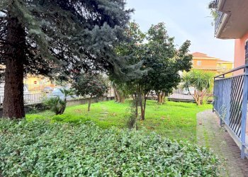 Giardino - Appartamento Via Sant'Antonino
 
33, Linguaglossa - foto 34