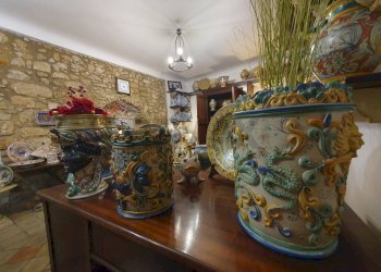 Dettagli - Shop via San Bonaventura
 
19-21-23, Caltagirone - photo 3