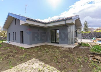 Casa all\'aperto - Villa Via Luciano Pavarotti
 
10, Viagrande - foto 6