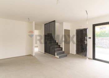 Stanza vuota - Villa Via Luciano Pavarotti
 
10, Viagrande - foto 9