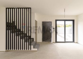 Ricezione / Lobby - Villa Via Luciano Pavarotti
 
10, Viagrande - foto 10