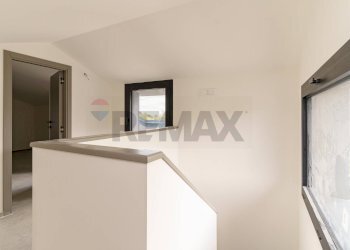 Hall / corridoio - Villa Via Luciano Pavarotti
 
10, Viagrande - foto 34