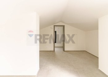 Stanza vuota - Villa Via Luciano Pavarotti
 
10, Viagrande - foto 36