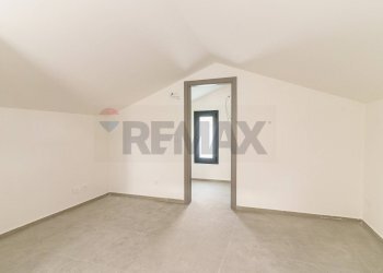 Stanza vuota - Villa Via Luciano Pavarotti
 
10, Viagrande - foto 37