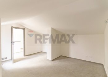 Stanza vuota - Villa Via Luciano Pavarotti
 
10, Viagrande - foto 38